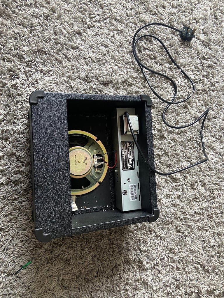 Guitar amp and stand 