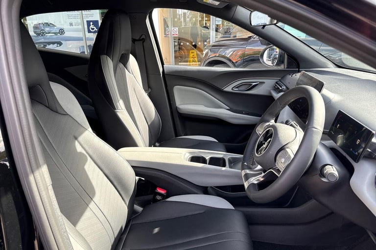 2025 BYD Dolphin 43.2kWh Comfort Hatchback 5dr Electric Auto (154 ps) HATCHBACK Electric Automatic