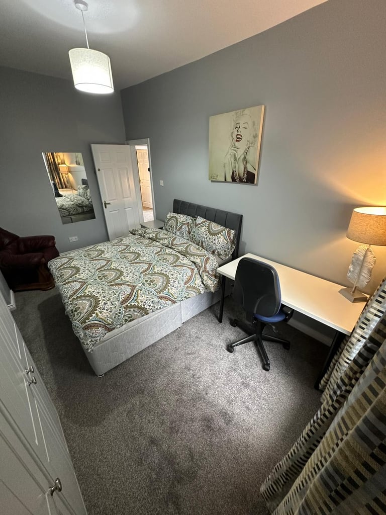 AVAILABLE IMMEDIATELY FURNISHED ROOMS DONEGAL ROAD