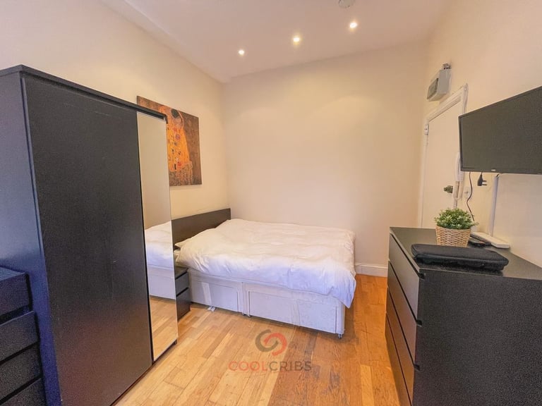  Newly refurbished studio flat on a quiet street, Westbourne Grove Terrace, Bayswater,W2.-Ref: 370