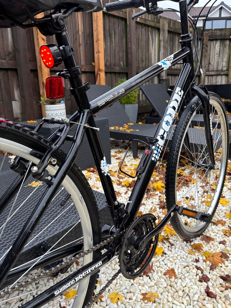 Men’s Lightweight APOLLO Code Hybrid Bike (Fantastic Condition)