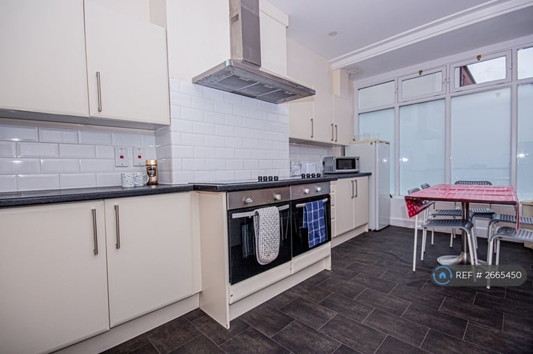 6 bedroom house in Bedford Street, Leamington Spa, CV32 (6 bed) (#2665450)