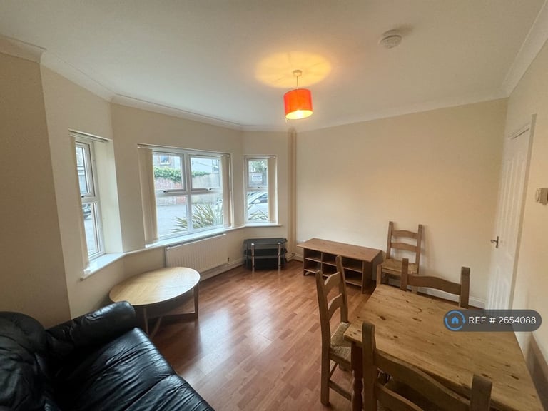 1 bedroom flat in St. Josephs Court, Gabalfa, Cardiff, CF14 (1 bed) (#2654088)