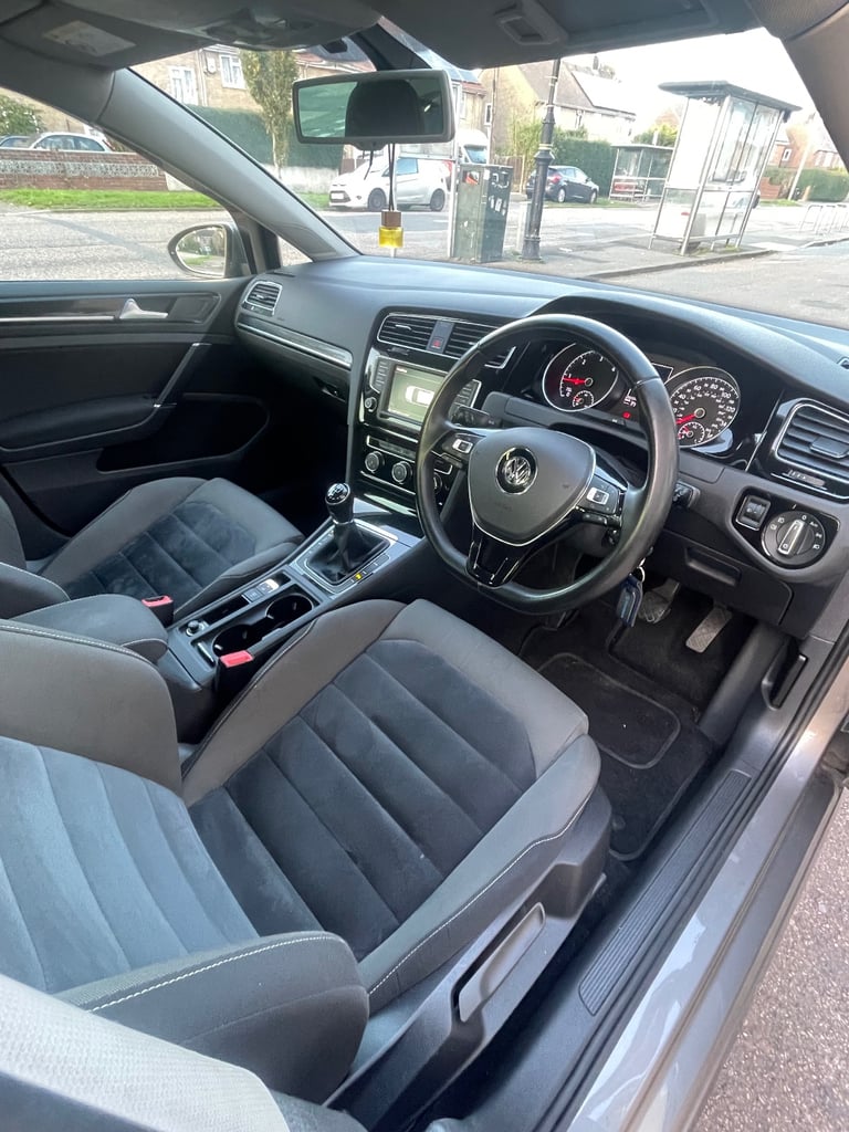 Volkswagen, GOLF, Hatchback, 2015, Manual, 1598 (cc), 5 doors