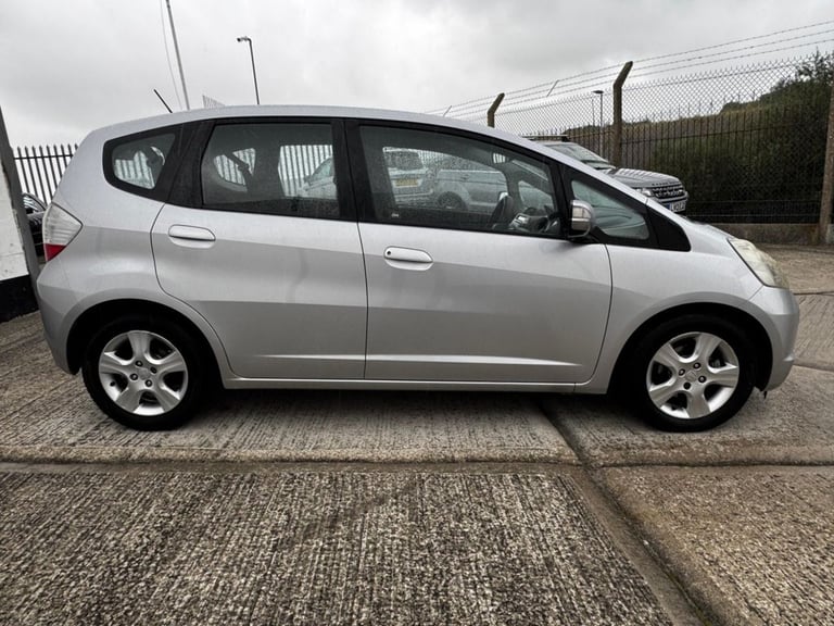 2009 59 HONDA JAZZ 1.4 I-VTEC ES HATCHBACK 5DR PETROL MANUAL EURO 4 (100 PS)
