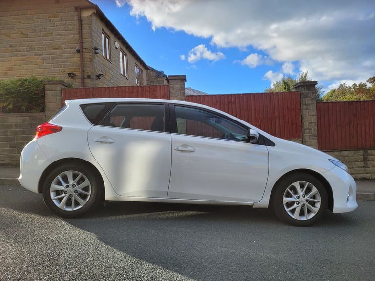 2015(64)TOYOTA AURIS 1.4 D4-D ICON 177K 12 MONTH'S MOT*£20/TAX*6SPEED*90BHP*FACELIFT MODEL*