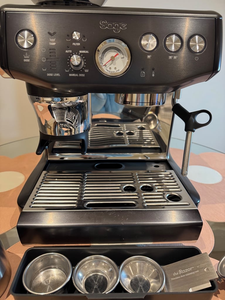 Sage The Barista Express Impress SES876BST Coffee Machine Black Stainless Steel