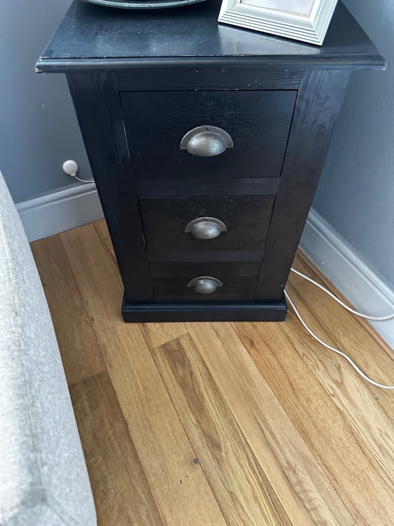 Pine 3 drawers 
