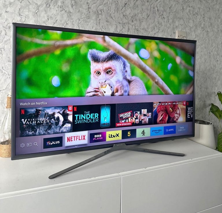 image for Samsung 40” Smart WiFi   Full Hd 1080P led tv   Excellent condition