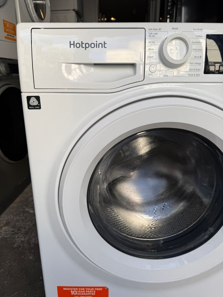 Hotpoint  Washing Machine With Free Deliveryy N Warranty 