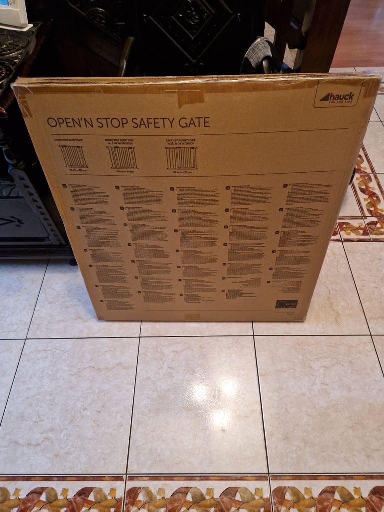 Brand  New  Hauck  Pressure  Fit  Baby  Gate. 