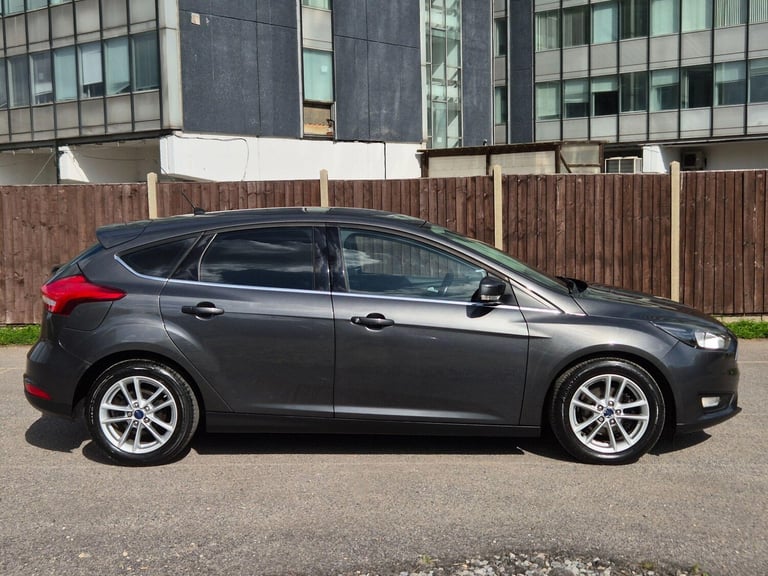 2015 Ford Focus 1.6 Zetec Powershift Euro 6 5dr HATCHBACK Petrol Automatic