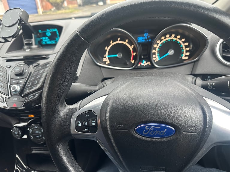 2014 ‘14’ Ford Fiesta 1.25 Zetec * low miles full service history* 