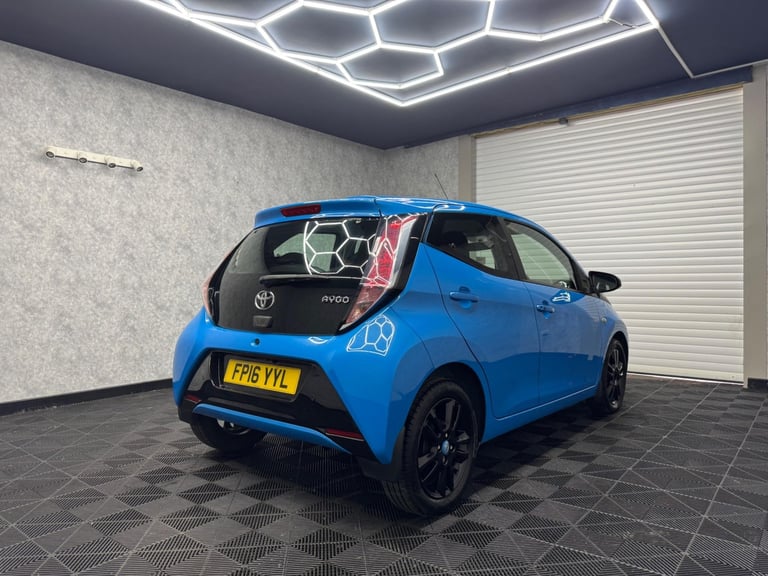 2016 Toyota AYGO 1.0 VVT-i x-cite x-shift Euro 6 5dr HATCHBACK Petrol Automatic