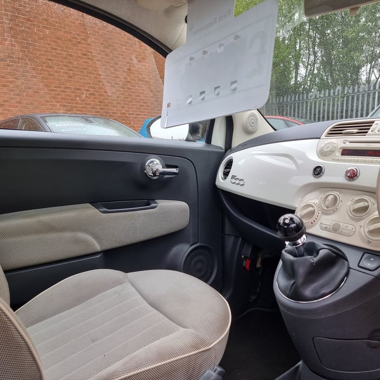 FIAT 500 LOUNGE 1.2 PETROL MODEL YEAR 2010 £35 ROAD TAX PER YEAR& ULEZ FREE LONG MOT GREAT CAR!!!