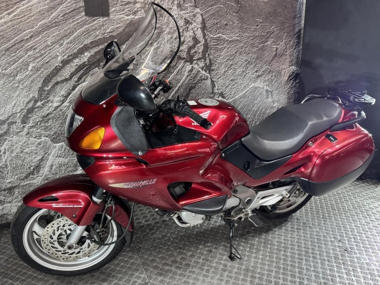 HONDA DEAUVILLE 650 NT 650 V-5