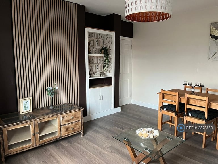 2 bedroom flat in Burnbank Street, Coatbridge, ML5 (2 bed) (#2372830)