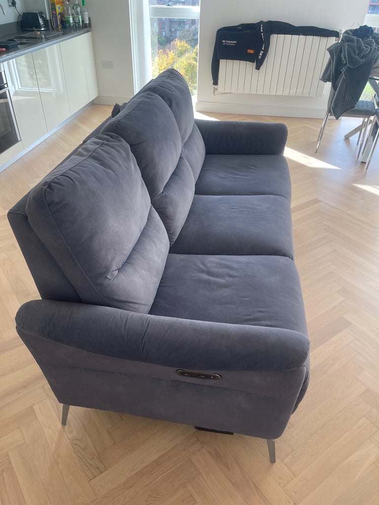 image for NICE 3 SEAT SOFA 
