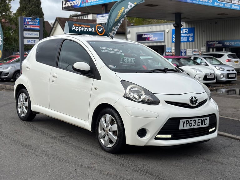 2013 Toyota AYGO 1.0 VVT-i Move with Style 5dr HATCHBACK Petrol Manual