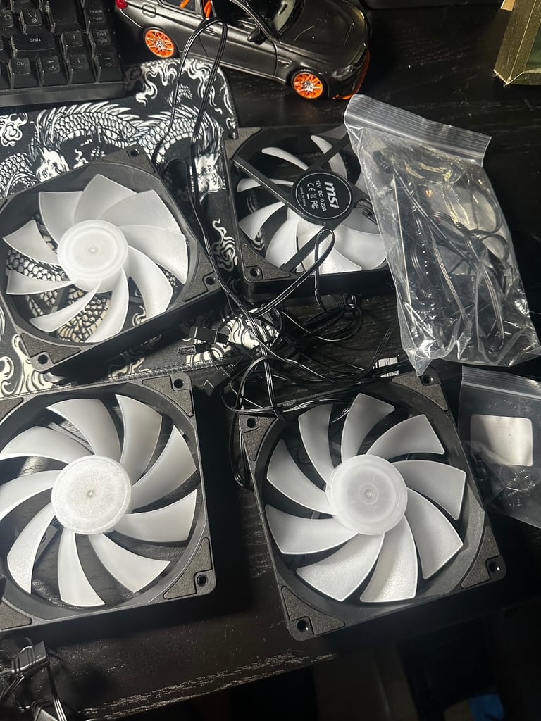 4x MSI 120mm rgb fans and hub