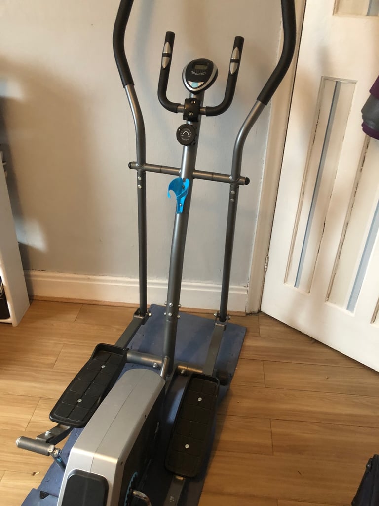 Cross trainer 