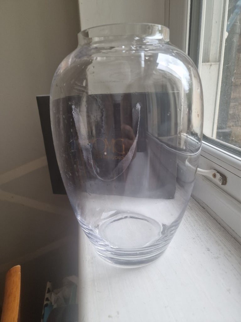 Glass vase