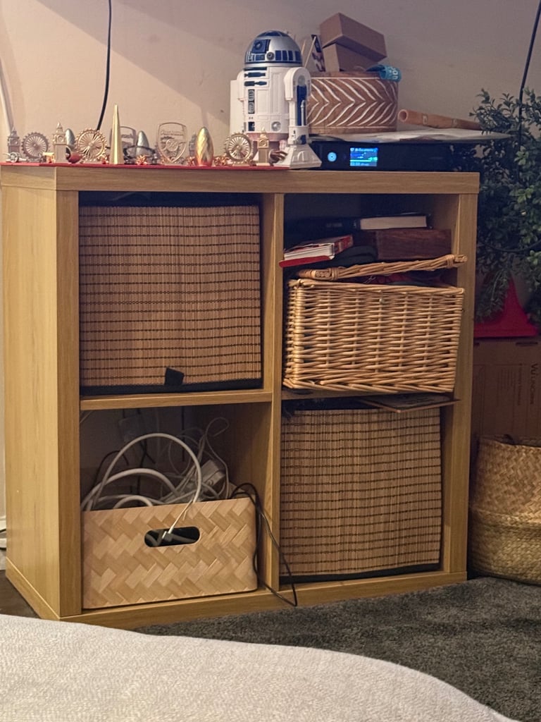 image for 4-Cube Storage Unit with Baskets – Oak Effect