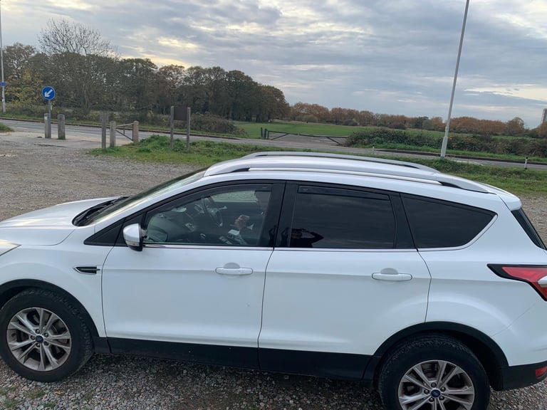 Ford, KUGA, Hatchback, 2017, Semi-Auto, 1498 (cc), 5 doors