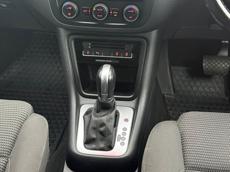 2018 Volkswagen Sharan 2.0 TDI SE Nav DSG Euro 6 (s/s) 5dr MPV Diesel Automatic