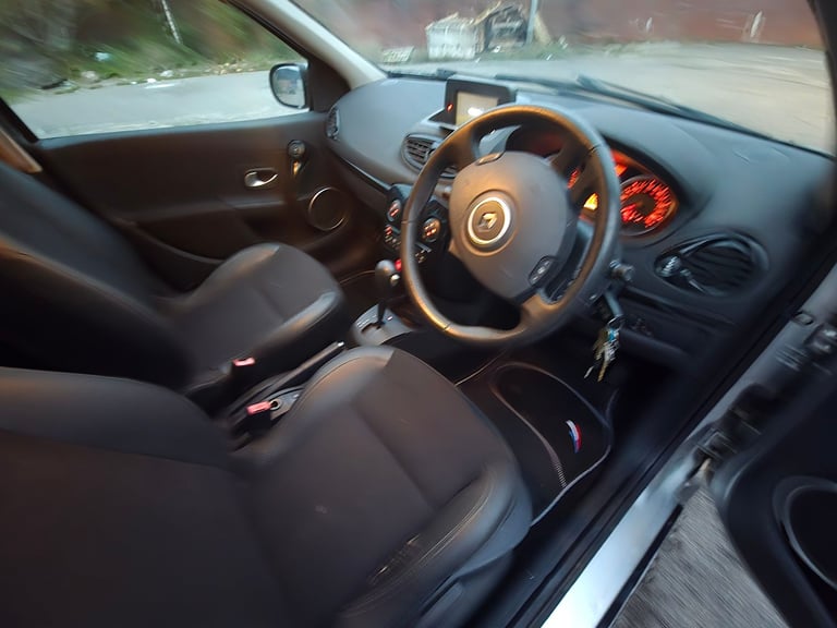 Renault, CLIO, Estate, 2011, Other, 1598 (cc), 5 doors