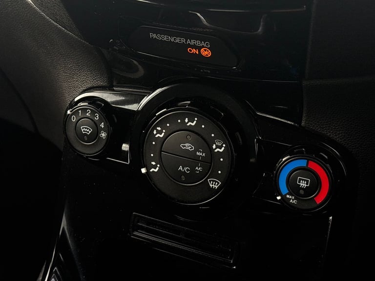 2013 Ford Fiesta 1.25 82 Zetec 5dr Hatchback PETROL Manual