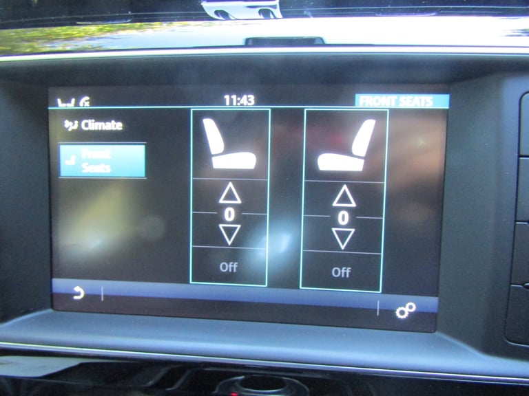  JAGUAR XE 2.0d Prestige AUTOMATIC - 1 OWNER - FSH - £35 TAX - ULEZ COMPLIANT