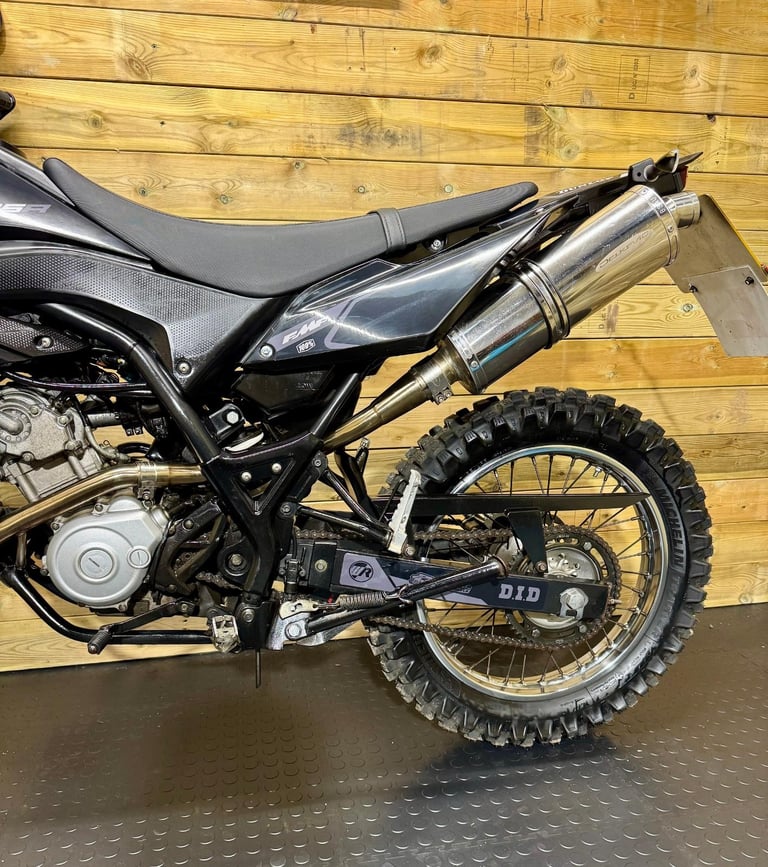 Yamaha WR125R / 2010 model / covered only 10.2k miles 