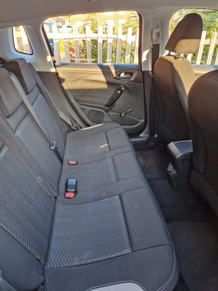 BEST OFFER PLEASE  Lady Driver Long MOT TILL OCT 2026 Peugeot, 2008,SUV/Hatchback