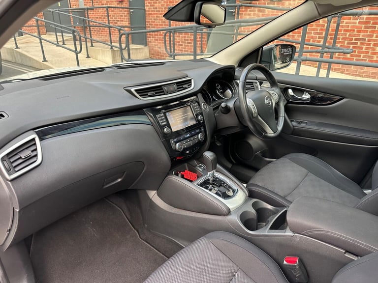 2017 Nissan Qashqai 1.2 DIG-T N-Connecta XTRON 2WD Euro 6 (s/s) 5dr HATCHBACK Petrol Automatic