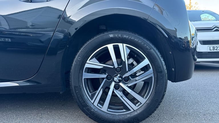 2022 Peugeot 208 1.2 PureTech Allure Premium Hatchback 5dr Petrol EAT Euro 6 (s/s) (100 ps) Hatch...