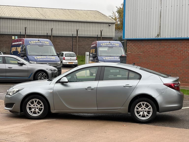 2015 Vauxhall Insignia 2.0 CDTi ecoFLEX Design Nav 5dr [Start Stop] HATCHBACK DIESEL Manual