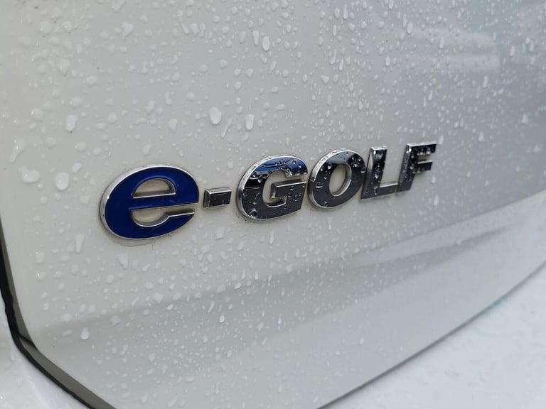  Volkswagen Golf 35.8kWh e-Golf Auto 5dr Electric Automatic