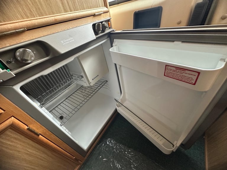 Auto-Sleepers Symbol 2 berth compact DIESEL MANUAL 2004/04