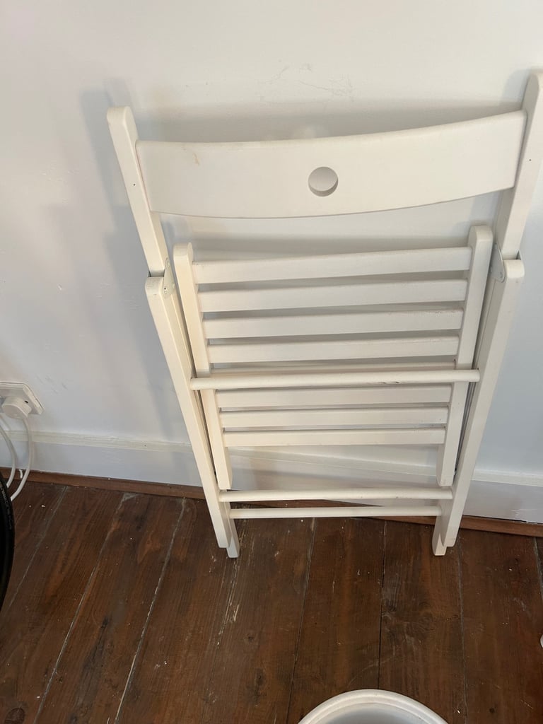 KALLHALL Table and FROSVI Chairs | in Wandsworth, London | Gumtree