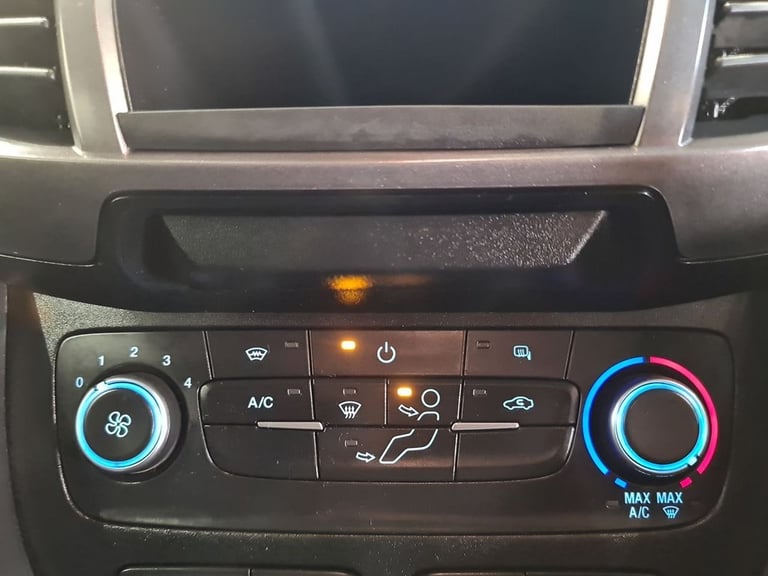 FORD TRANSIT CONNECT 1.5 240 ECOBLUE TREND AUTO L2 120 BHP COMBI VAN