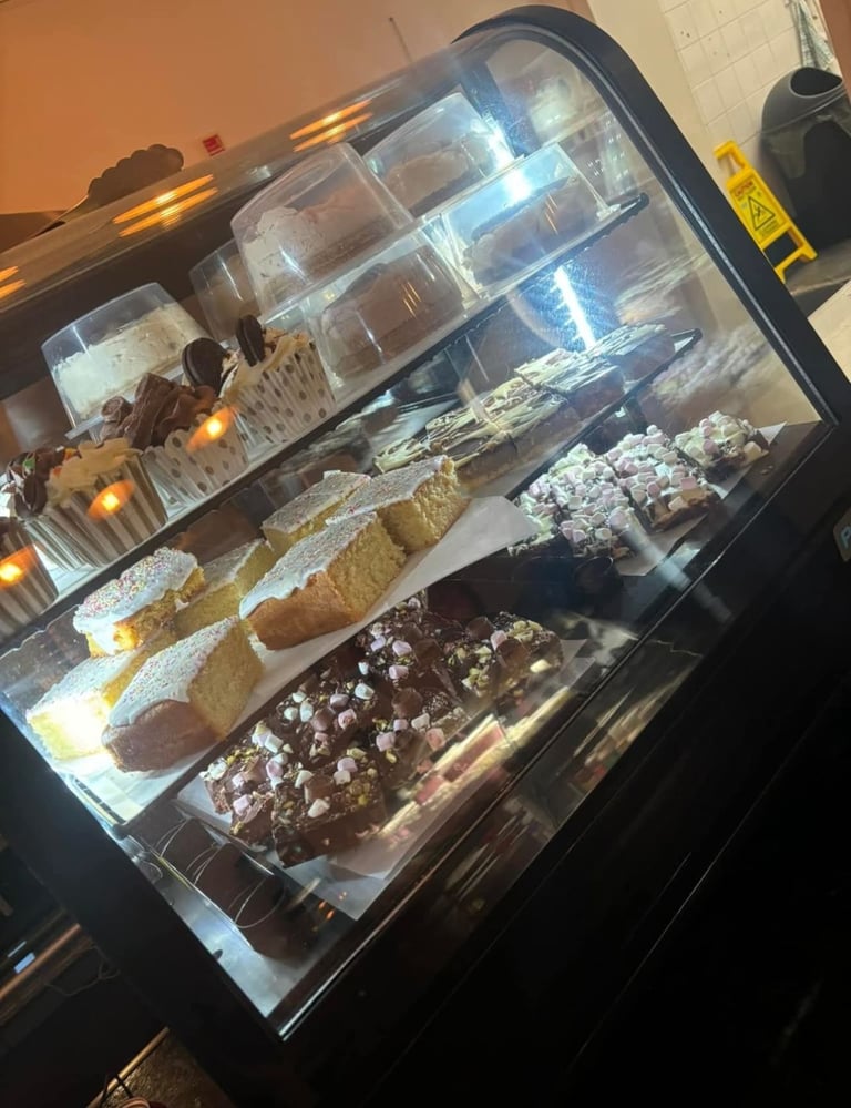 Shop TO LET Cafe Bakery Dessert Food Business for Rent KIRKCALDY CENTRAL