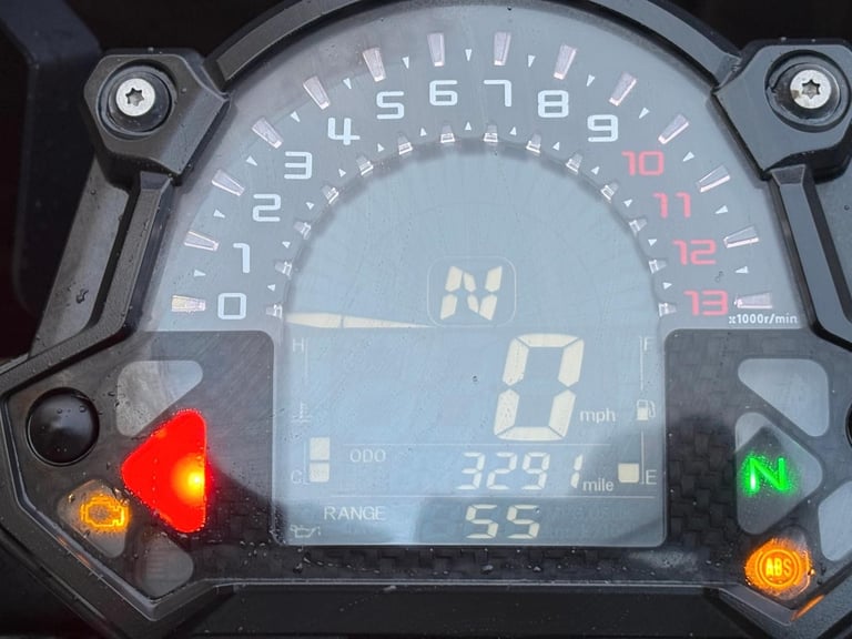2019 / 69 Kawasaki Z650ABS £4500 Green 3291 miles. 