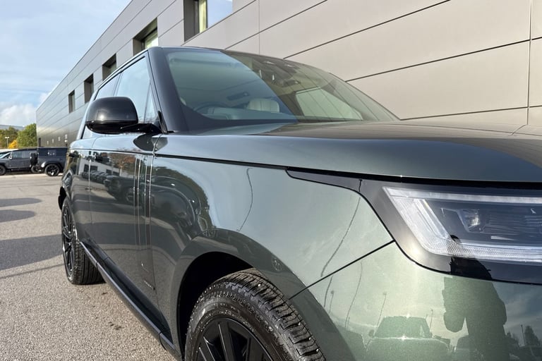 2025 Land Rover Range Rover 3.0 P460e 38.2kWh Autobiography Auto 4WD Euro 6 (s/s) 5dr SUV Automatic
