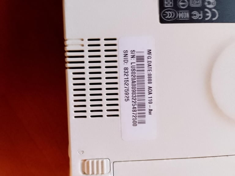 Acer Aspire one ZG5 AOA 1011 AW Not working and no charger Laptop