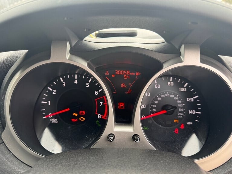 2015 Nissan Juke Tekna SUV Petrol Automatic