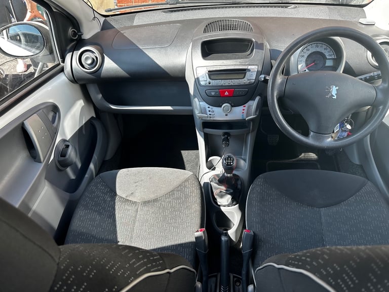 Peugeot, 107, Hatchback, 2011, Manual, 998 (cc), 5 doors