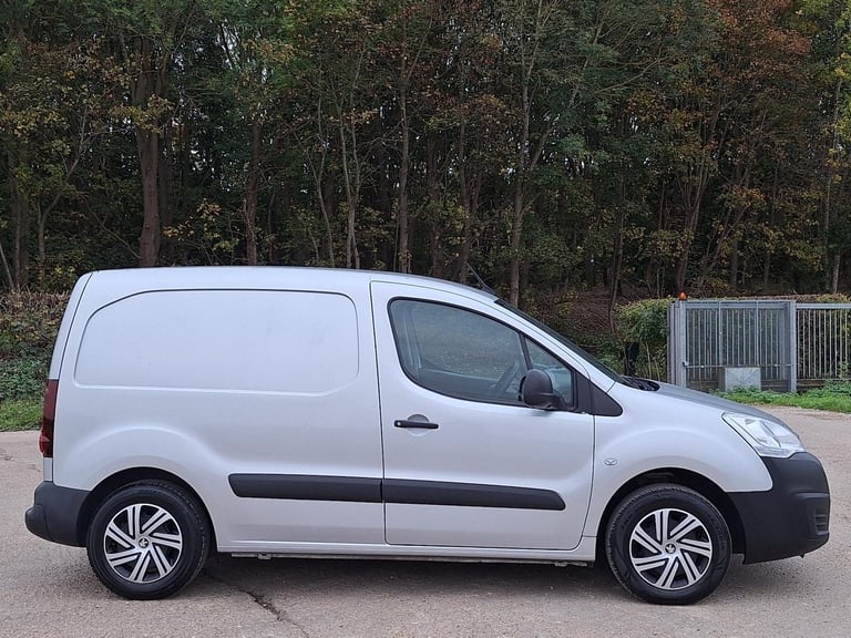 2017 Peugeot Partner 1.6 BlueHDi 651 Professional Panel Van 5dr Diesel Manual L1 (112 g/km, 73.9 ...