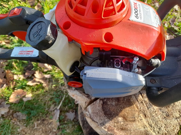 Mitox 600DX 2 Stroke Petrol Hedge Cutter - used.