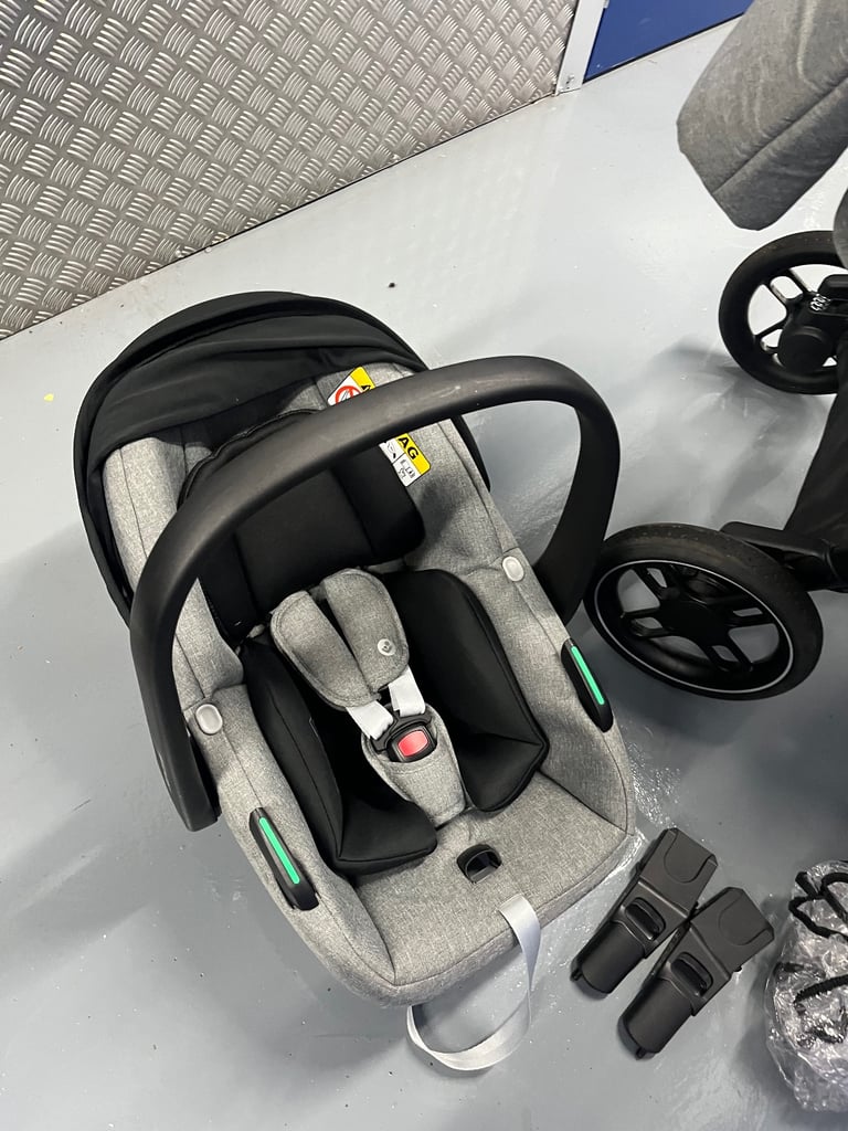 Maxi cosi travel system pram pushchair car seat 